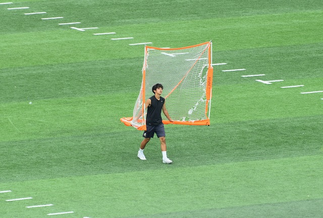 格借助中场 格借助中场